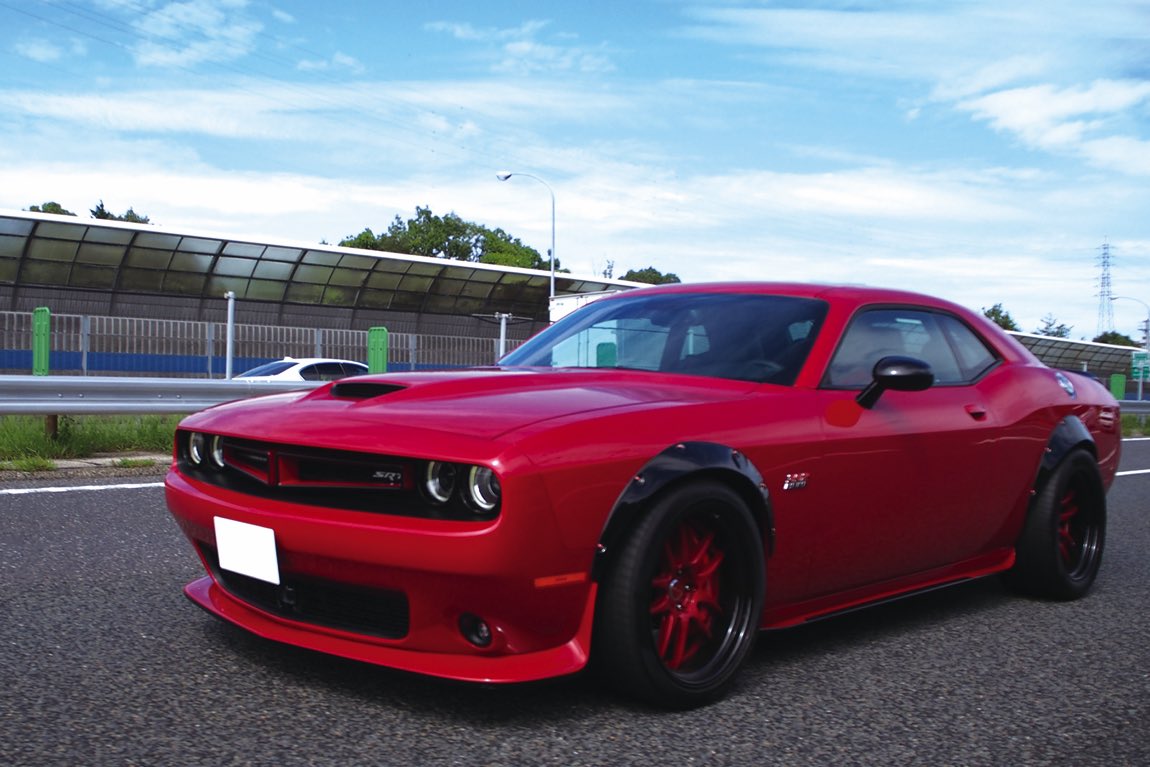 EDGE CUSTOMS Dodge Challenger M
